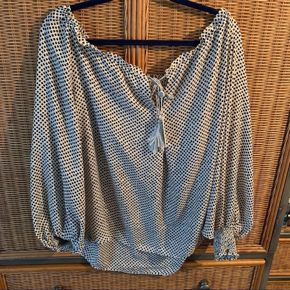 Max Studio NWT off shoulder top